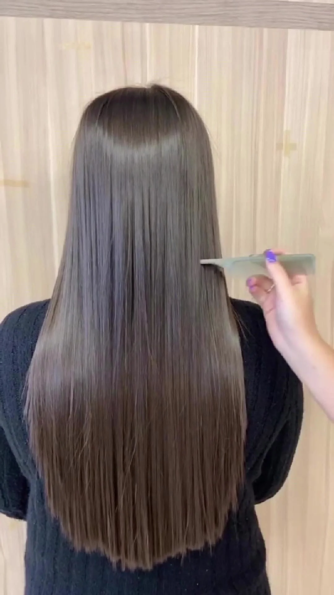 Cabelo longo fotografado e publicado no site original da Ankhe
